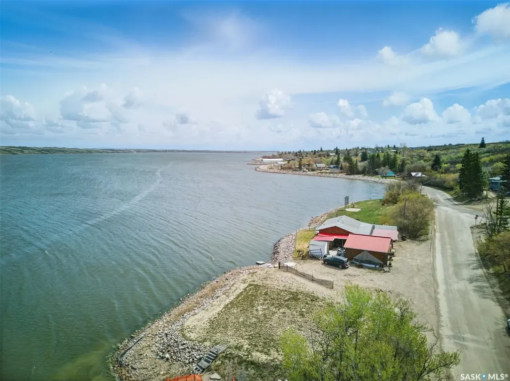 100 Maclachlan Avenue Manitou Beach SK S0K 4T1