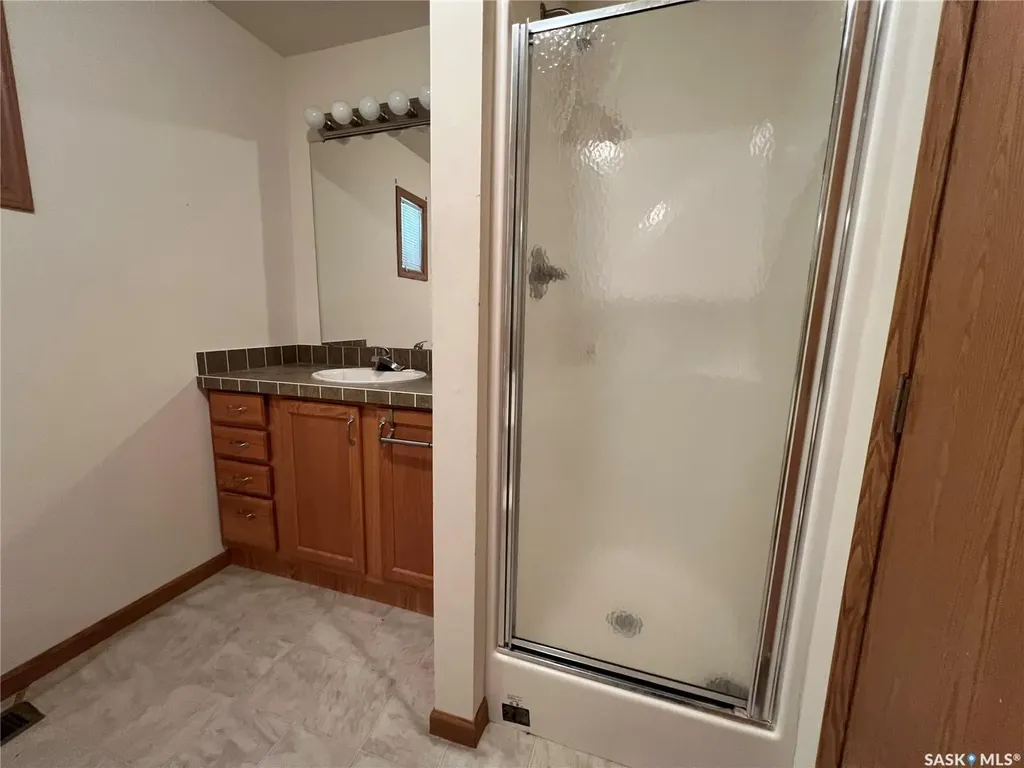 19 Meadowlark Court Diefenbaker Lake SK S0H 3P0