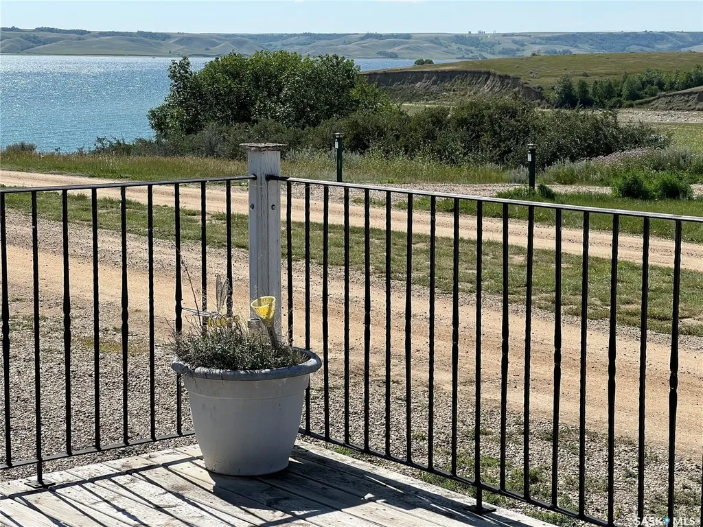 19 Meadowlark Court Diefenbaker Lake SK S0H 3P0