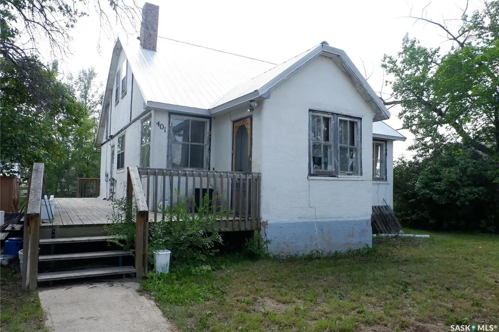 401 6th Avenue W Assiniboia SK S0H 0B0