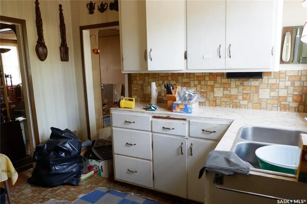 401 6th Avenue W Assiniboia SK S0H 0B0