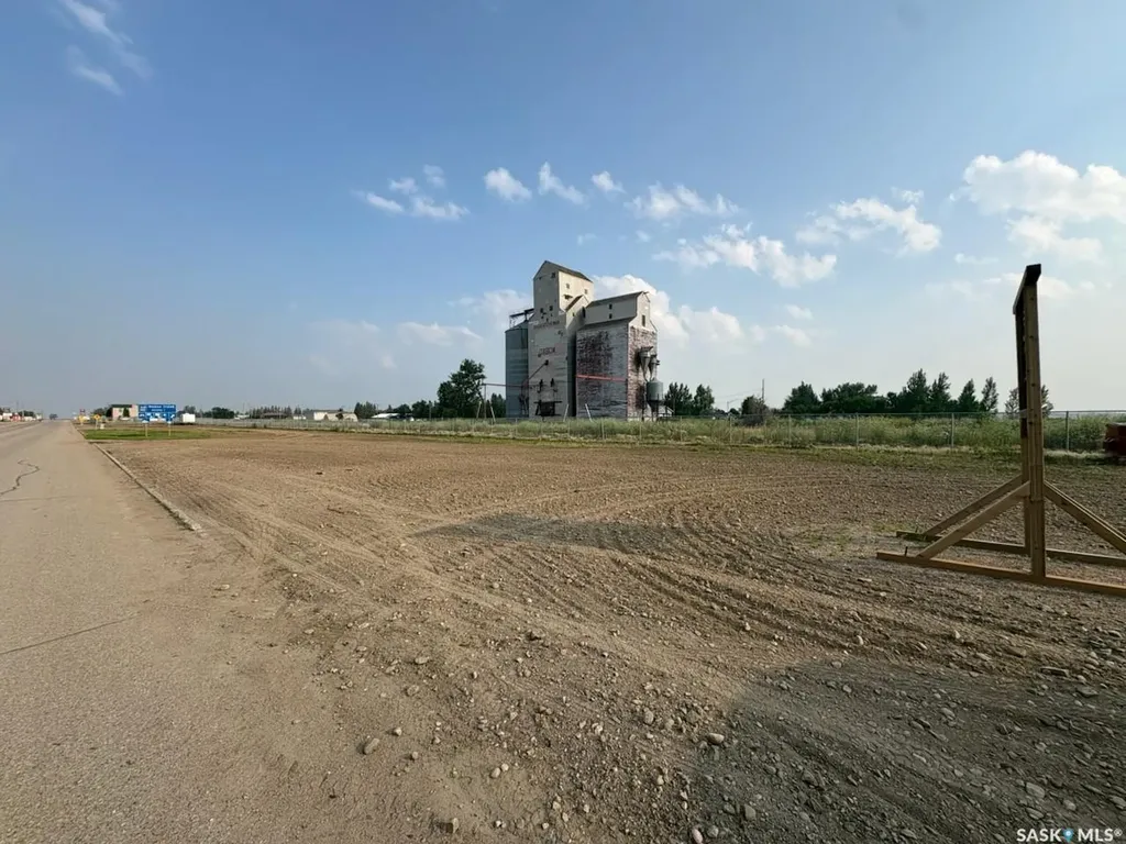 87A Railway Avenue Oxbow SK S0C 2B0