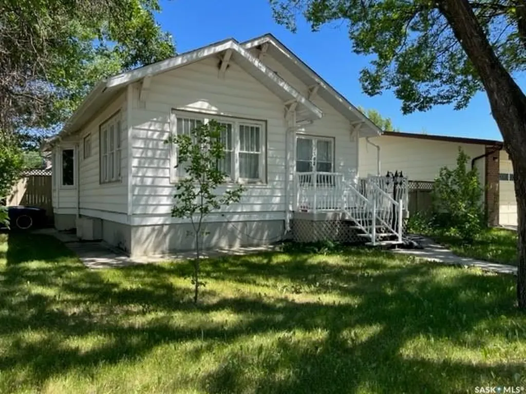 394 2nd Street Shaunavon SK S0N 2M0