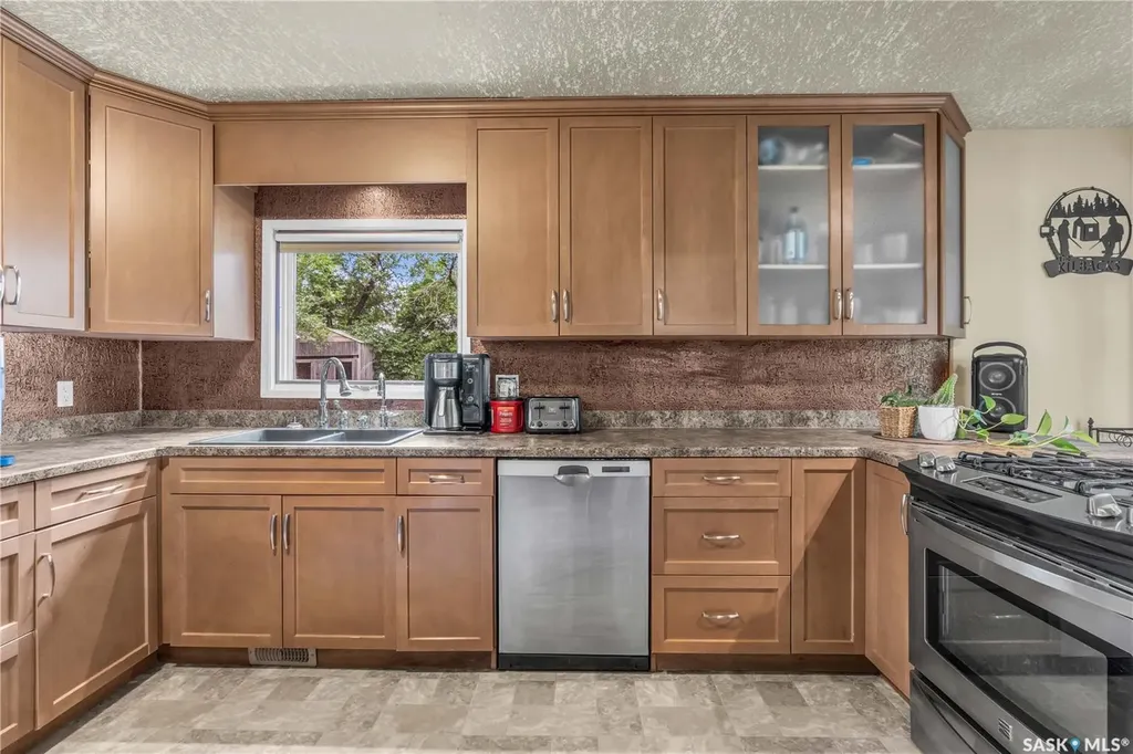 200 3rd Avenue W Gravelbourg SK S0H 1X0