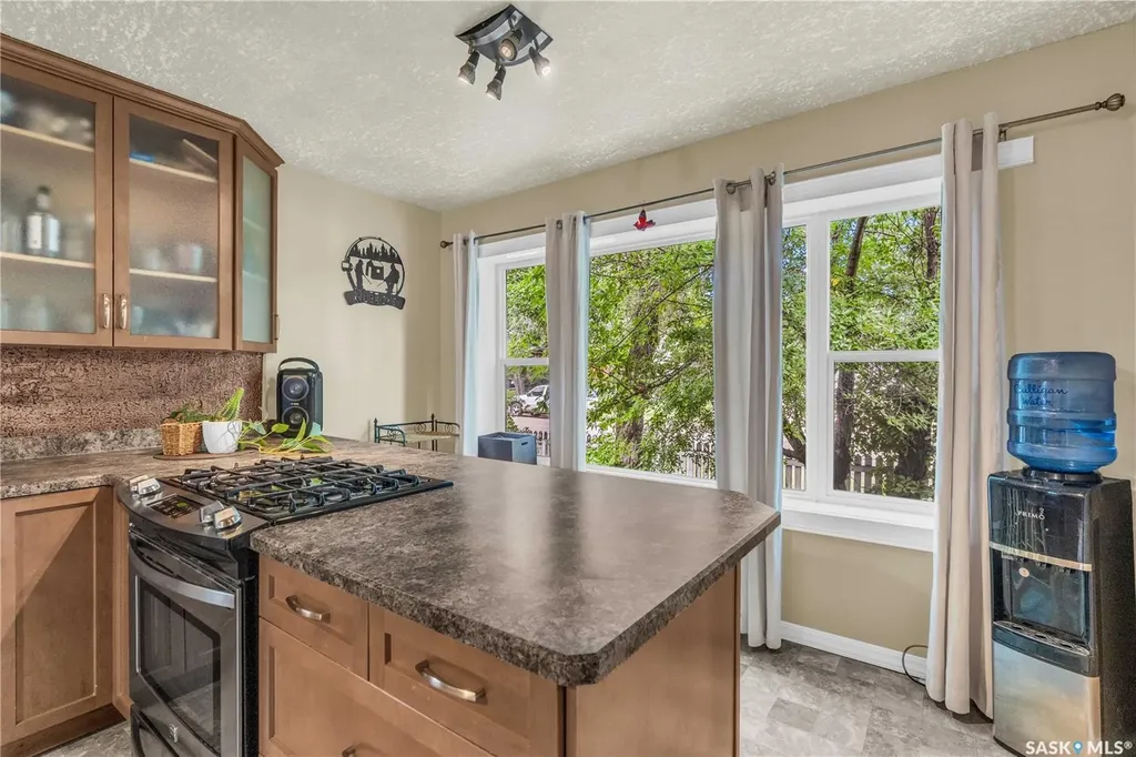 200 3rd Avenue W Gravelbourg SK S0H 1X0