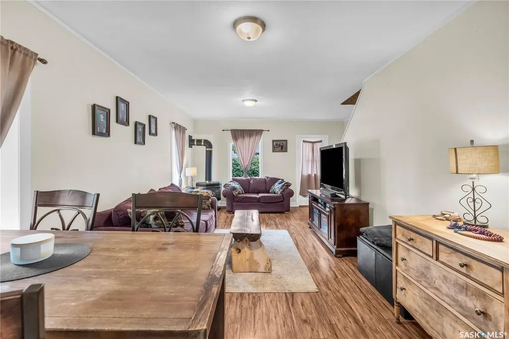 200 3rd Avenue W Gravelbourg SK S0H 1X0