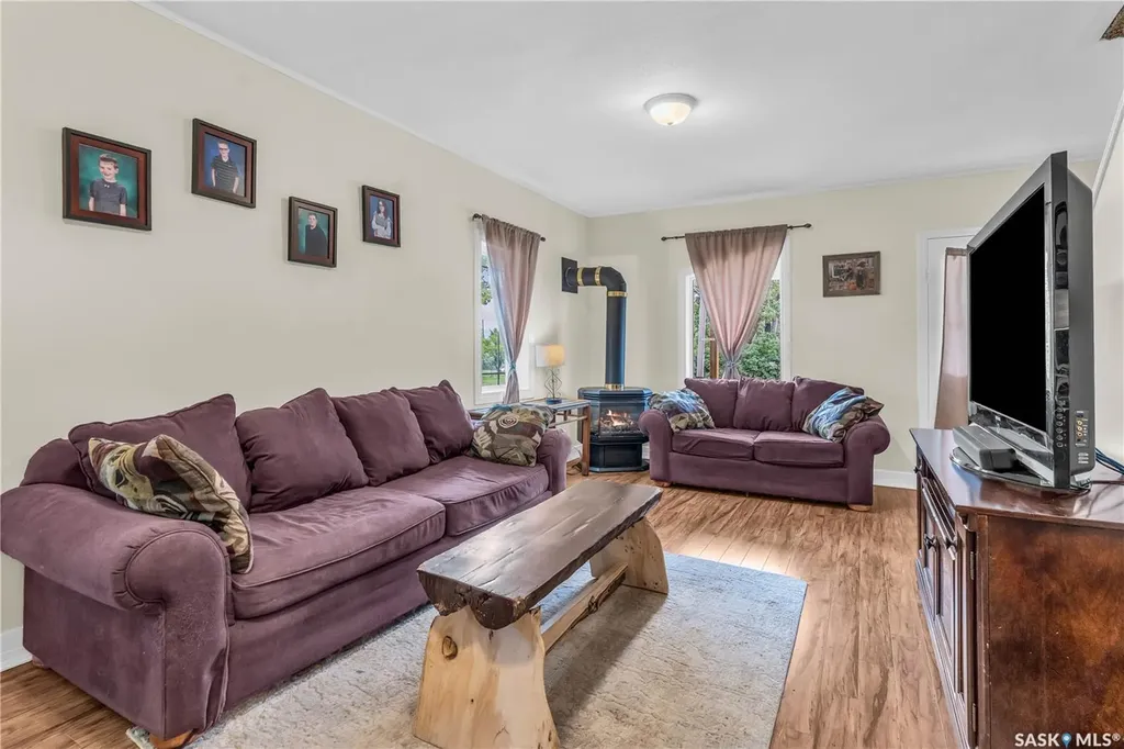 200 3rd Avenue W Gravelbourg SK S0H 1X0