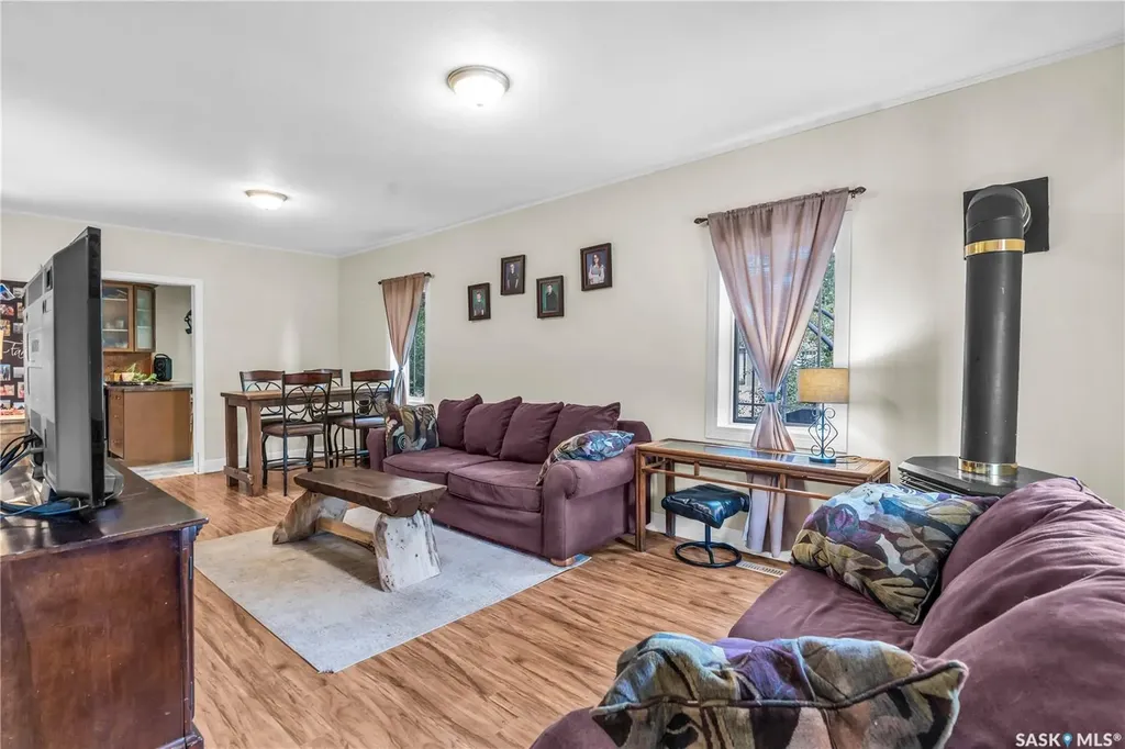 200 3rd Avenue W Gravelbourg SK S0H 1X0