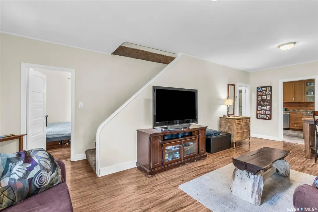 200 3rd Avenue W Gravelbourg SK S0H 1X0