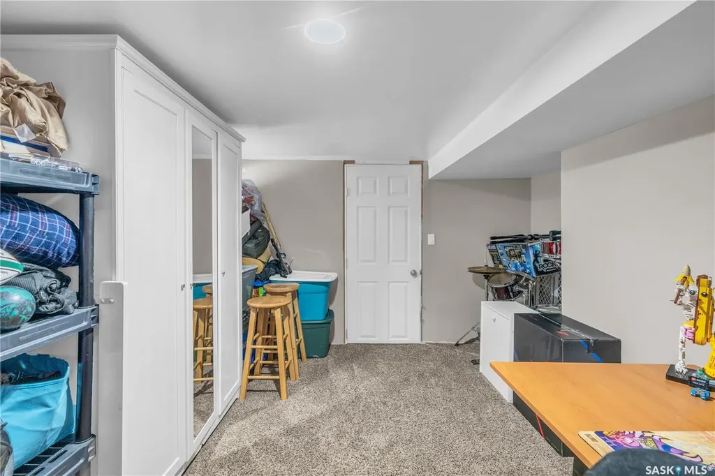 200 3rd Avenue W Gravelbourg SK S0H 1X0