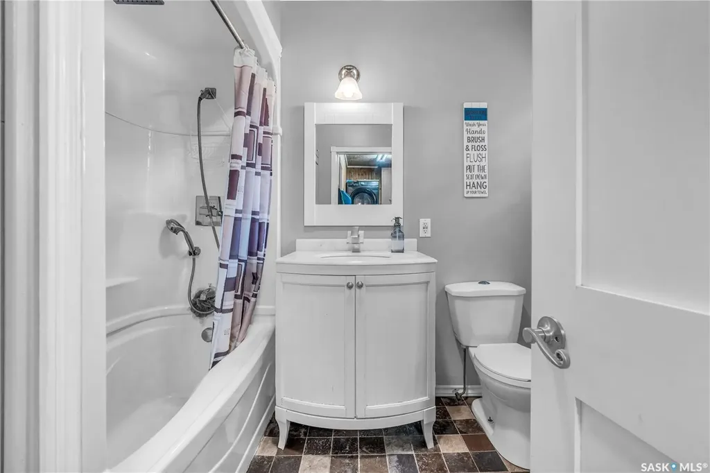 200 3rd Avenue W Gravelbourg SK S0H 1X0