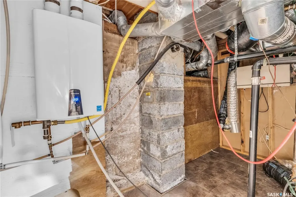 200 3rd Avenue W Gravelbourg SK S0H 1X0