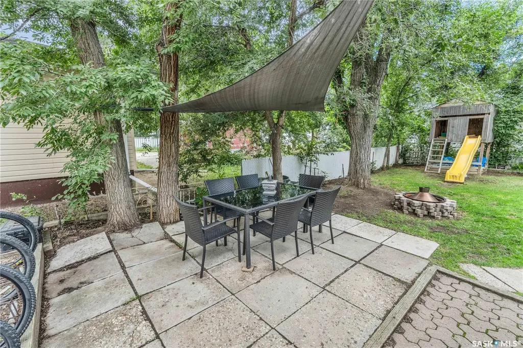 200 3rd Avenue W Gravelbourg SK S0H 1X0