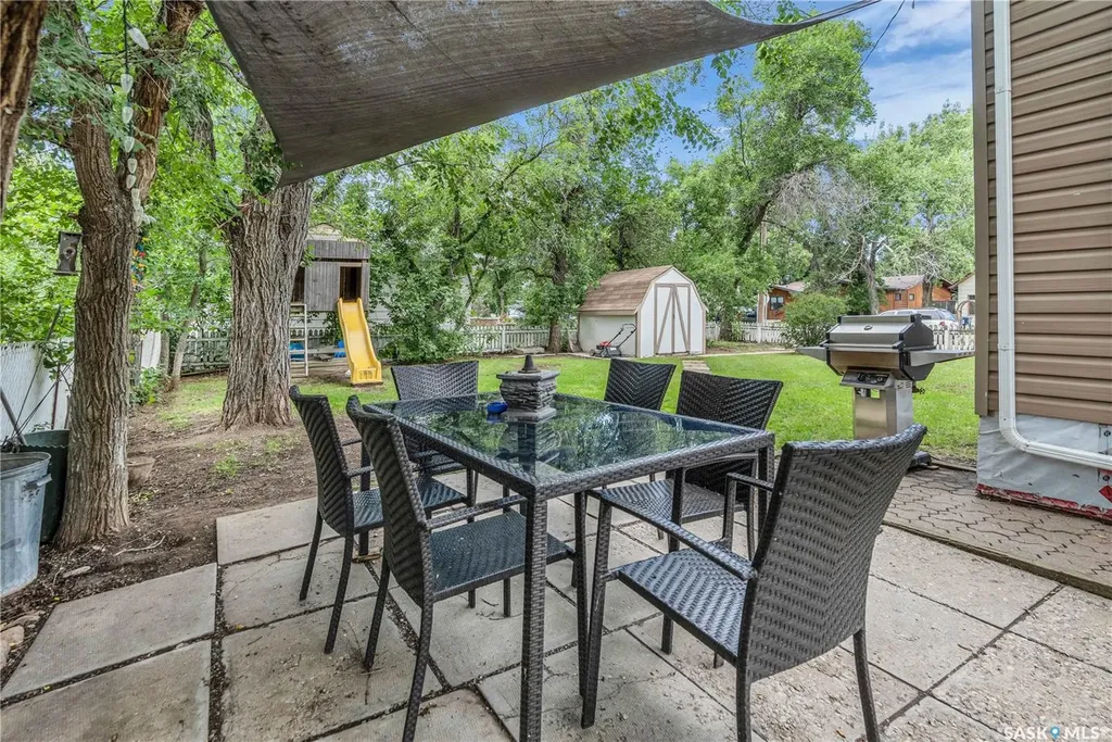 200 3rd Avenue W Gravelbourg SK S0H 1X0