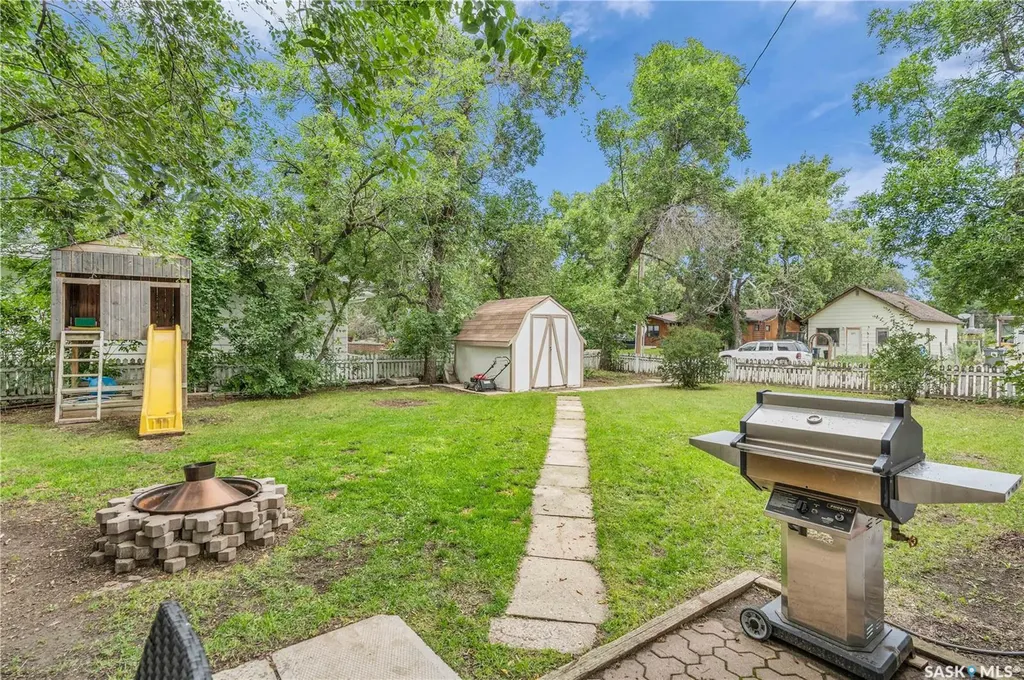 200 3rd Avenue W Gravelbourg SK S0H 1X0