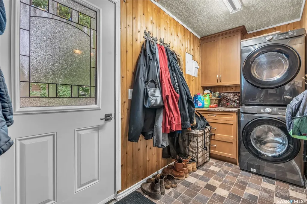 200 3rd Avenue W Gravelbourg SK S0H 1X0