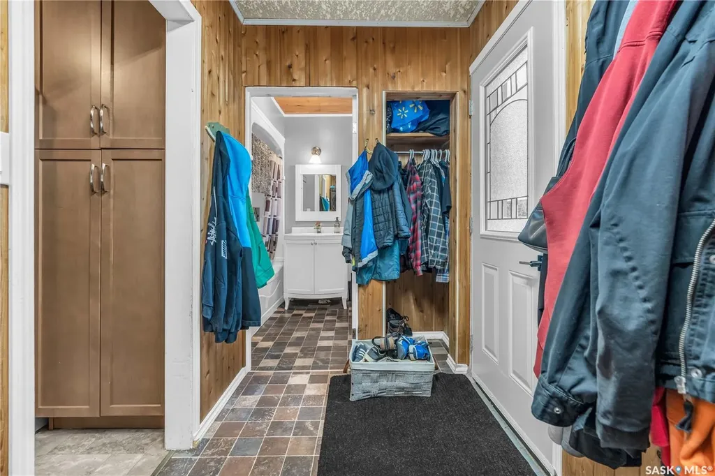 200 3rd Avenue W Gravelbourg SK S0H 1X0