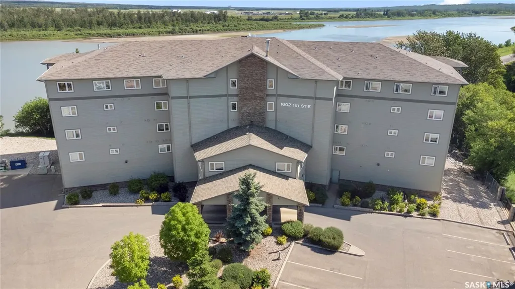 1602 1st Street E Prince Albert SK S6V 1G7