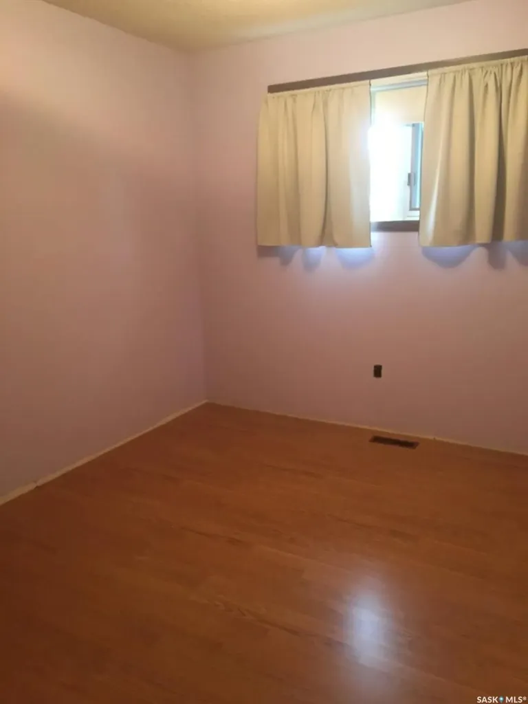 836 Peters Avenue Oxbow SK S0C 2B0