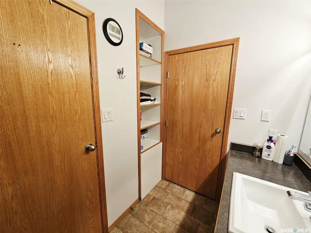 1122 Borden Drive Esterhazy SK S0A 0X0