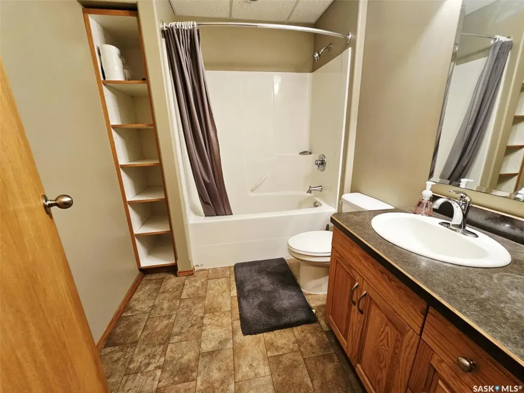 1122 Borden Drive Esterhazy SK S0A 0X0