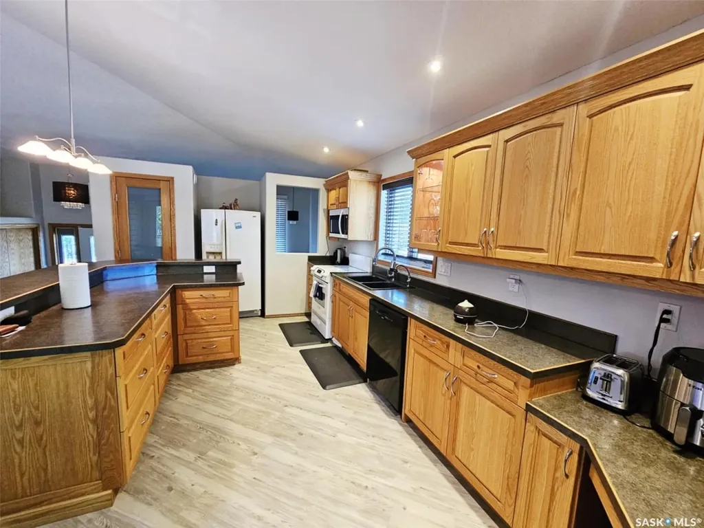 1122 Borden Drive Esterhazy SK S0A 0X0