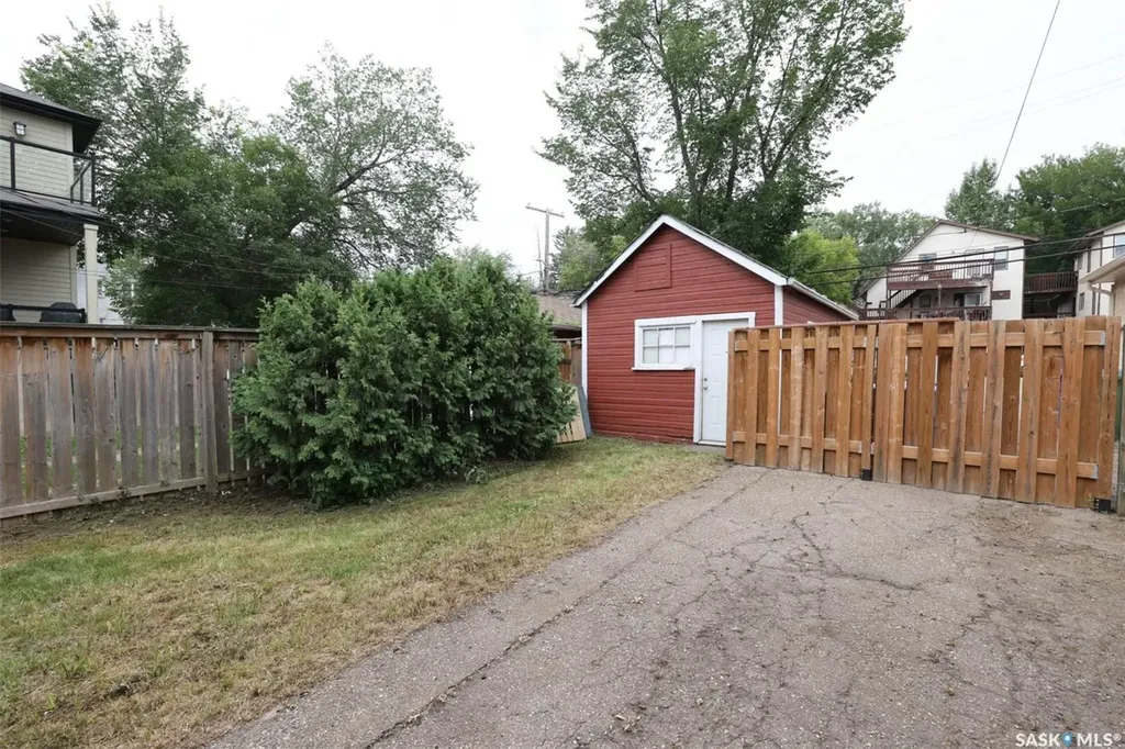 2248 Halifax Street Regina SK S4P 1V2