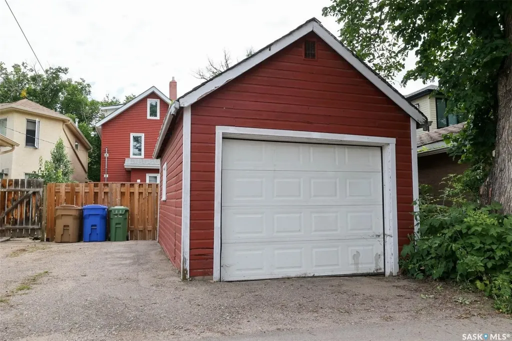 2248 Halifax Street Regina SK S4P 1V2