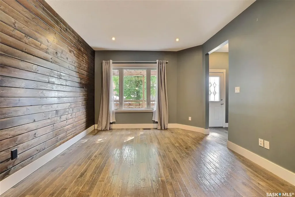 2248 Halifax Street Regina SK S4P 1V2