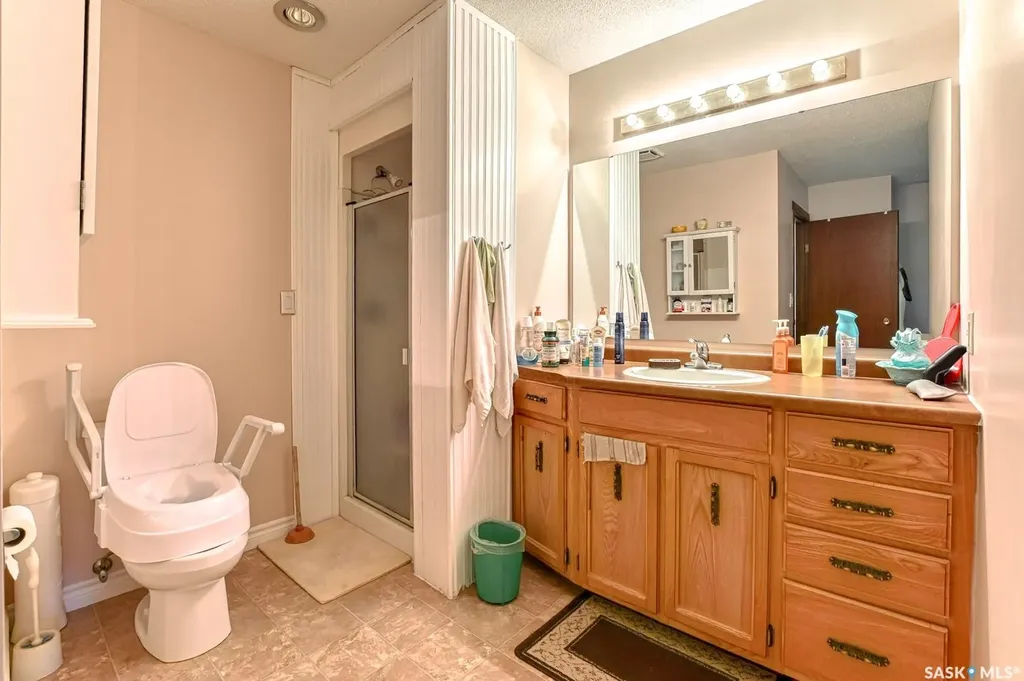 201 2nd Avenue Lajord Rm No. 128 SK S0G 1B0