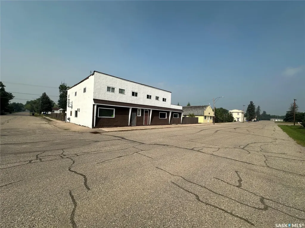 331 Railway Avenue Bredenbury SK S0A 0H0