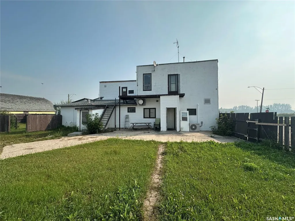 331 Railway Avenue Bredenbury SK S0A 0H0