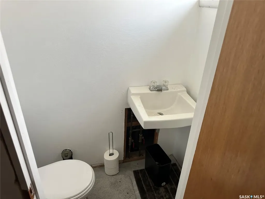 331 Railway Avenue Bredenbury SK S0A 0H0