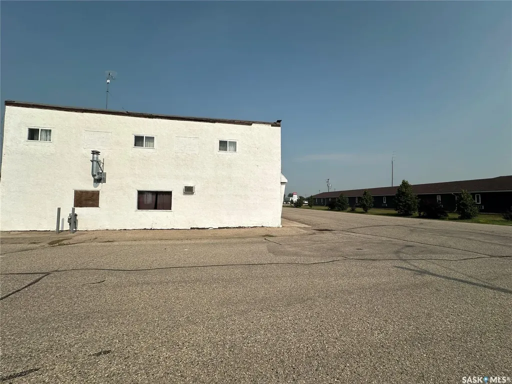 331 Railway Avenue Bredenbury SK S0A 0H0