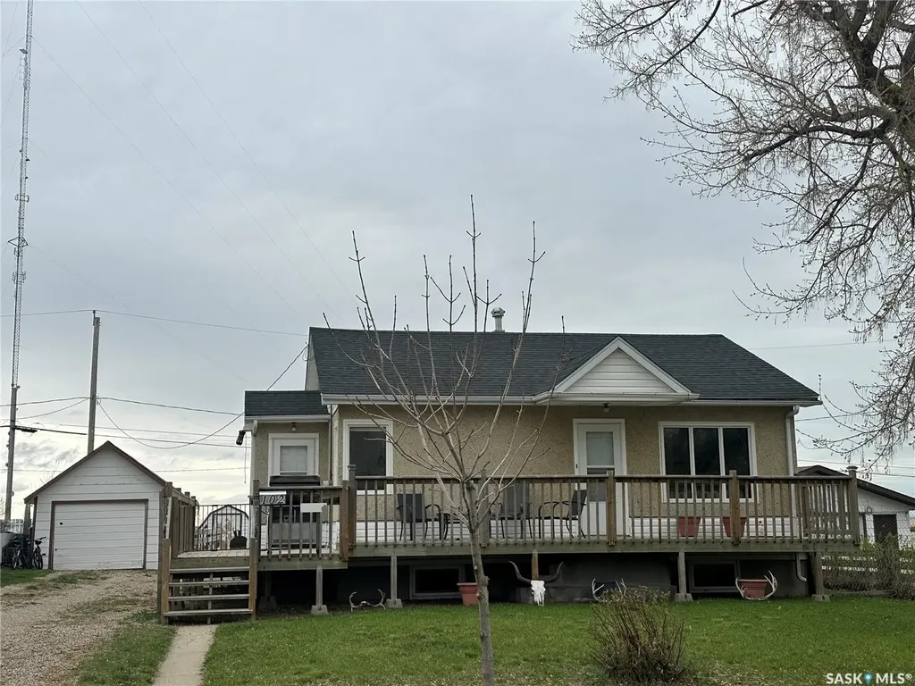 102 9th Avenue SE Weyburn SK S4H 1Z7