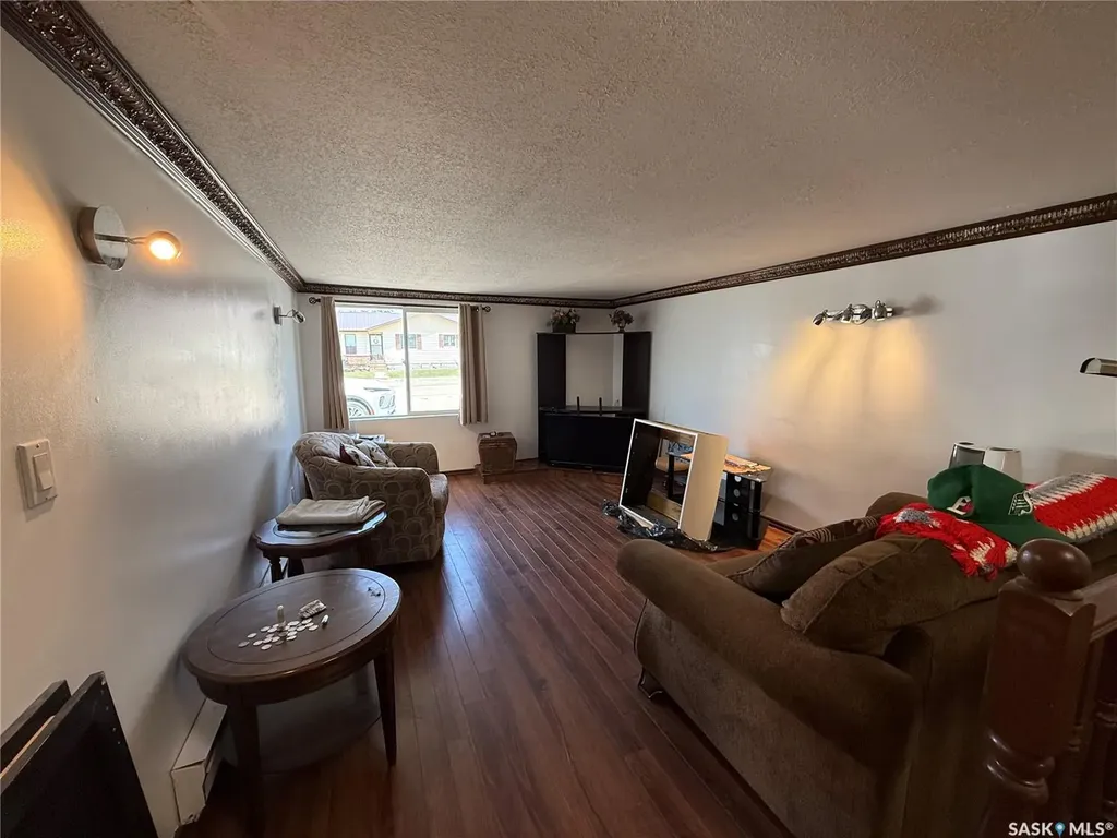 233 Central Avenue Montmartre SK S0G 3M0