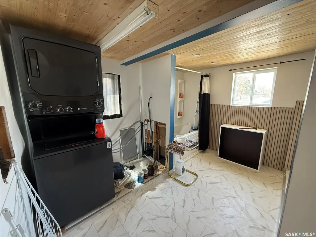 233 Central Avenue Montmartre SK S0G 3M0