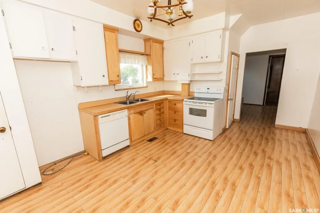 545 Alberta Avenue Kerrobert SK S0L 1R0