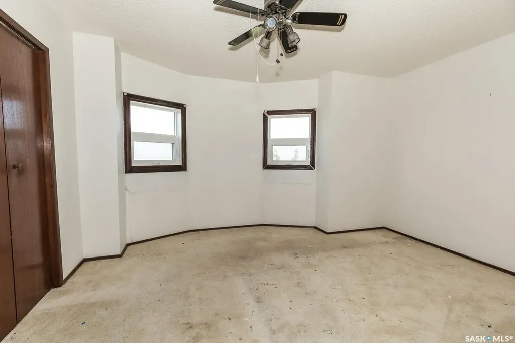 545 Alberta Avenue Kerrobert SK S0L 1R0