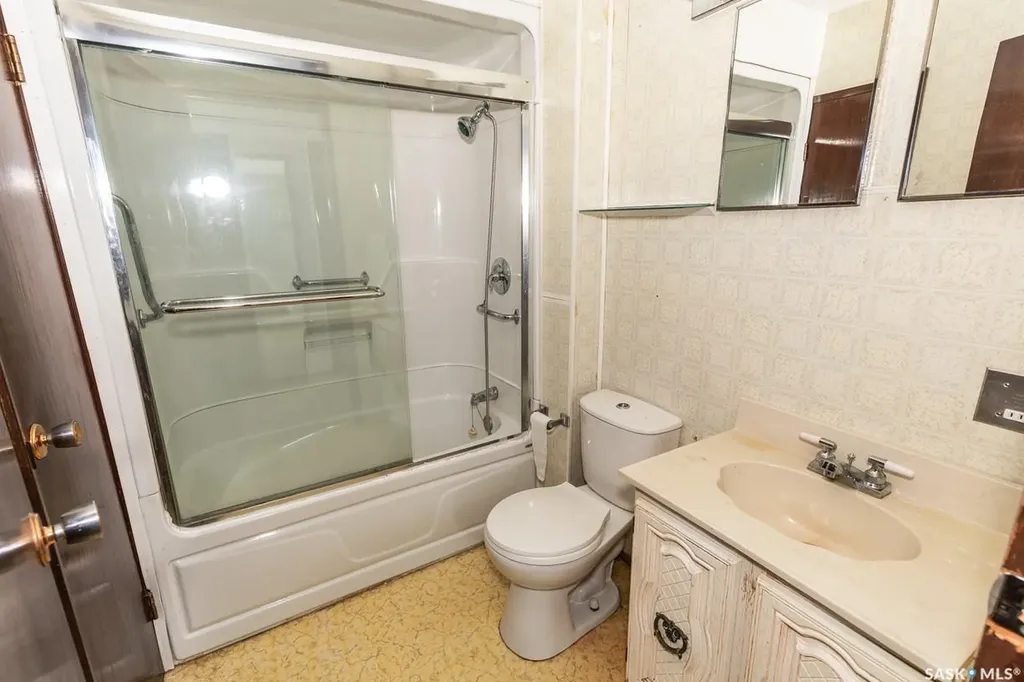 545 Alberta Avenue Kerrobert SK S0L 1R0