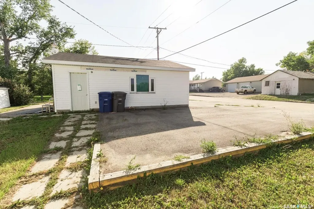 545 Alberta Avenue Kerrobert SK S0L 1R0