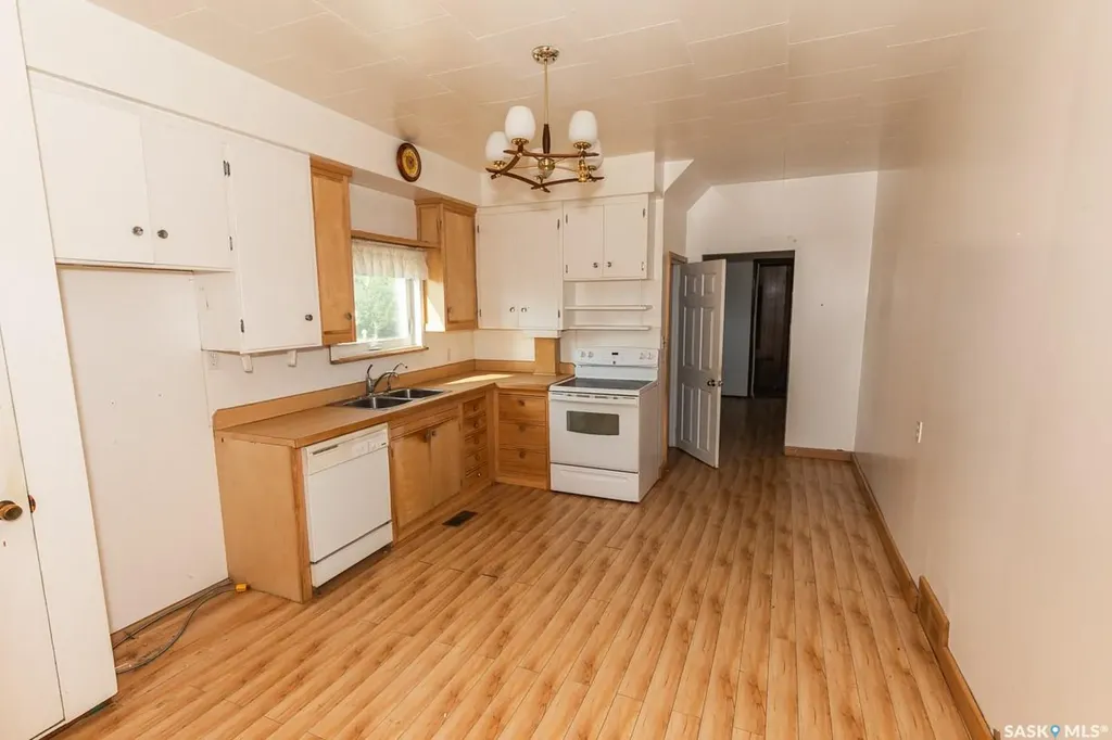 545 Alberta Avenue Kerrobert SK S0L 1R0