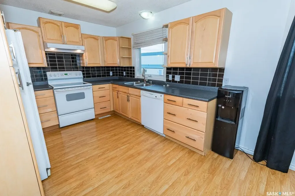 218 Bosworth Street Kerrobert SK S0L 1R0