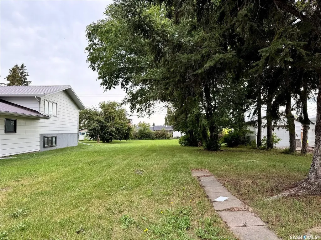 702 B Avenue E Wynyard SK S0A 4T0