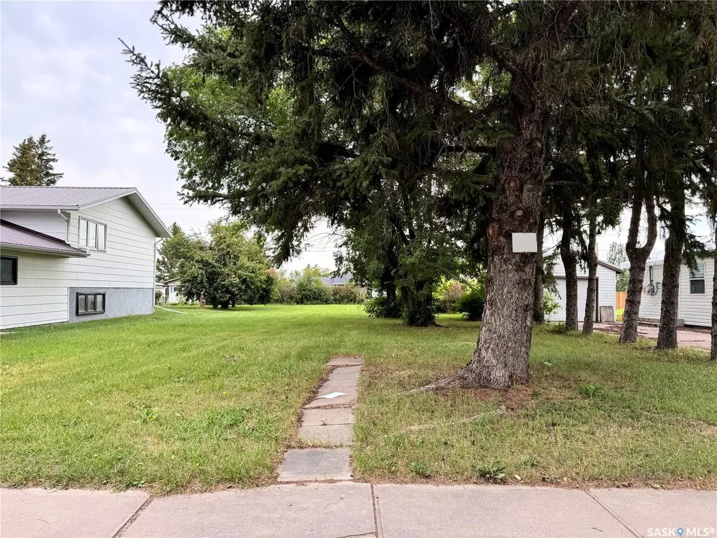 702 B Avenue E Wynyard SK S0A 4T0