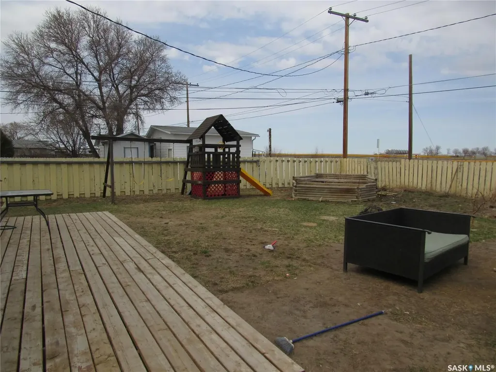 301 7th Avenue W Rosetown SK S0L 2V0