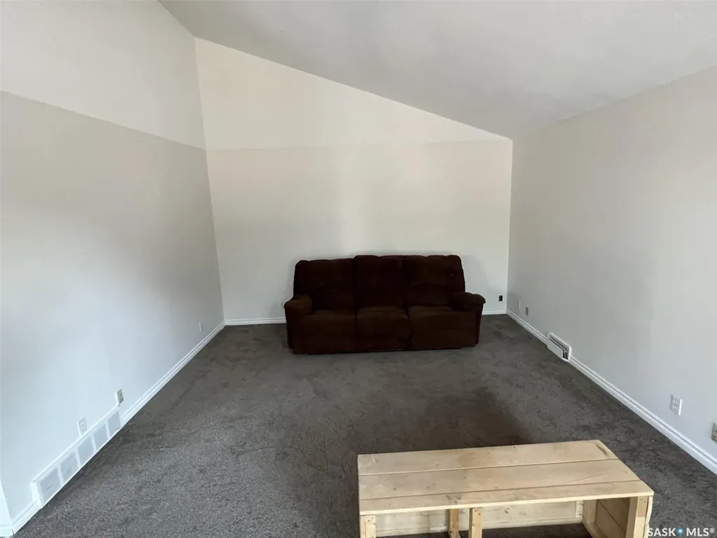 301 7th Avenue W Rosetown SK S0L 2V0