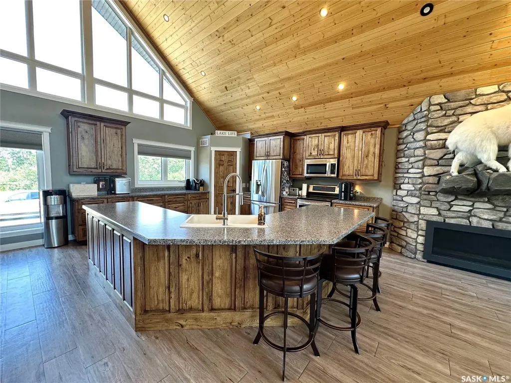 2 Derby Lane Big Shell SK S0J 2G0