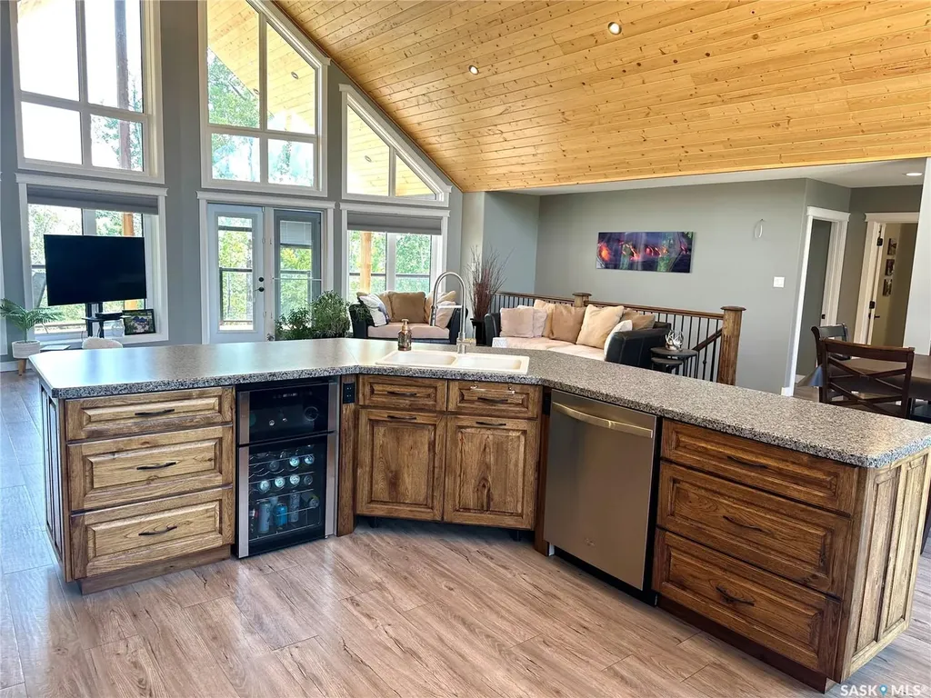 2 Derby Lane Big Shell SK S0J 2G0