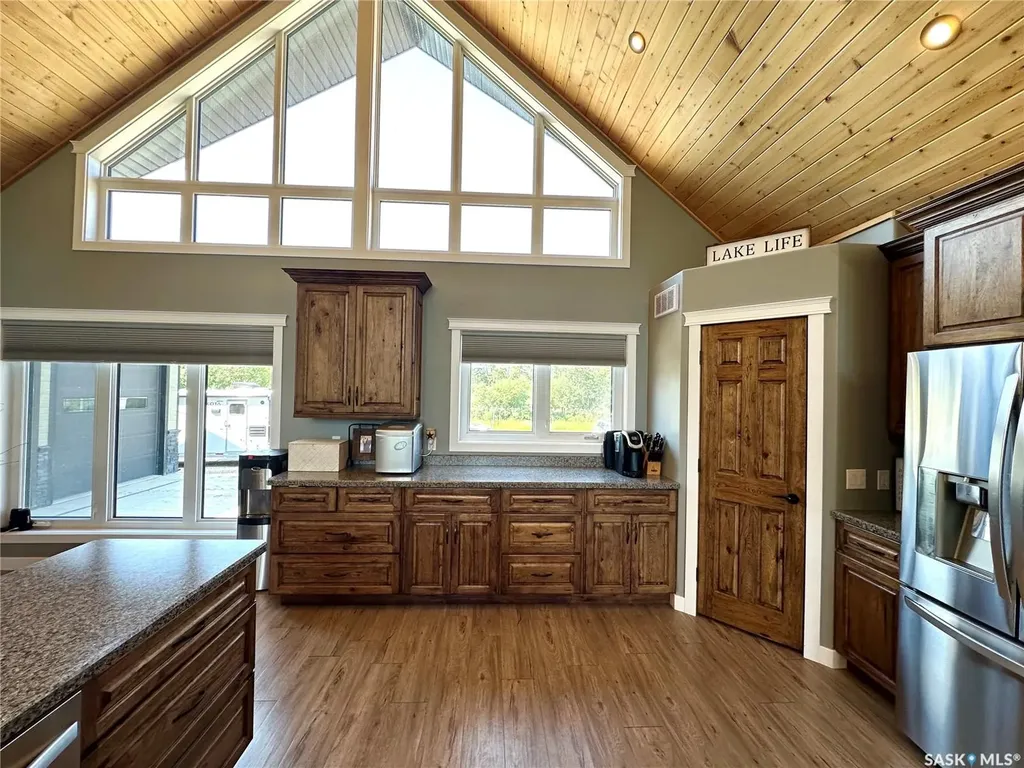 2 Derby Lane Big Shell SK S0J 2G0